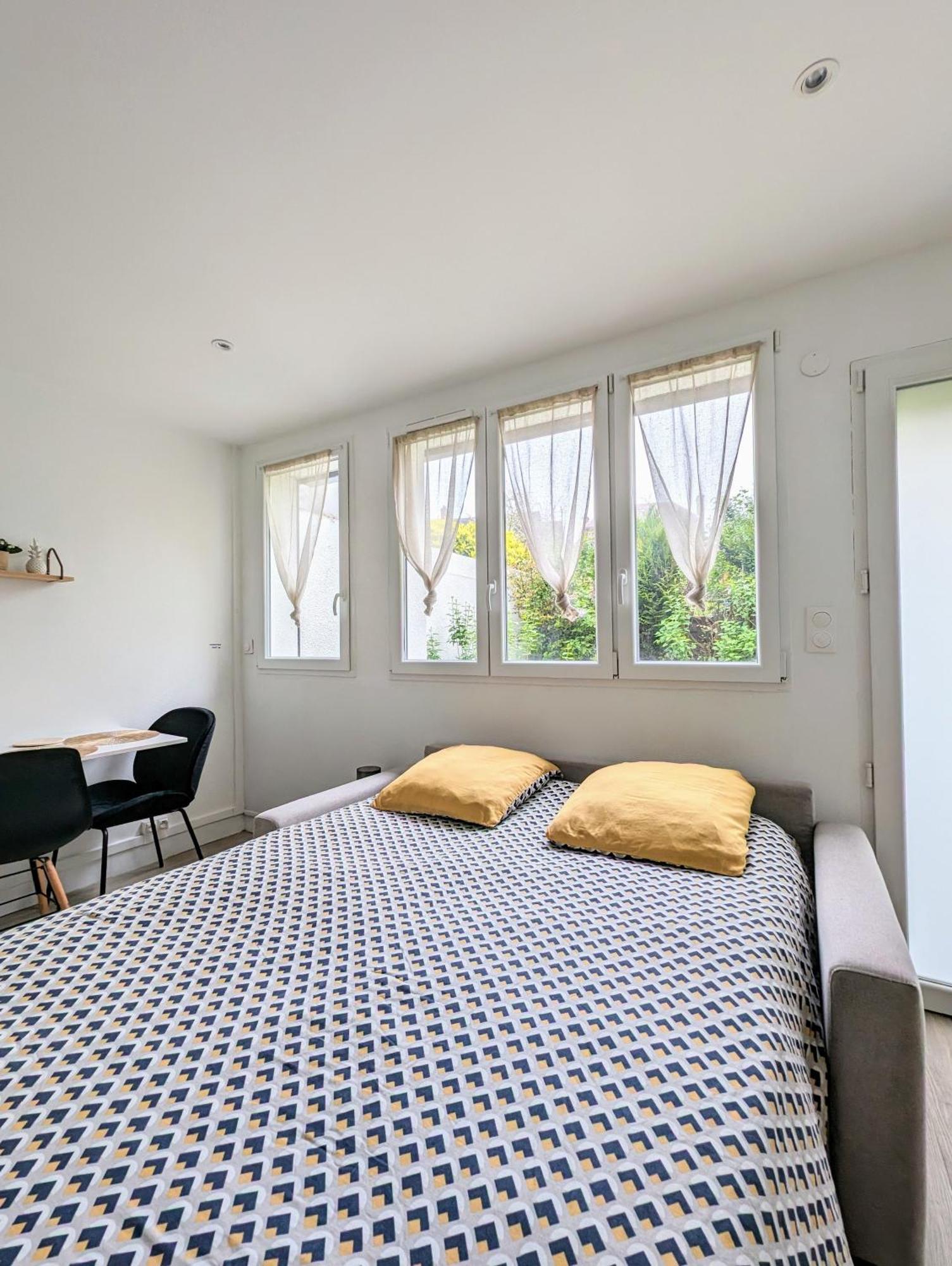Stockholm- Studio Serenite Avec Jardin Charleville-Mézières Exterior foto